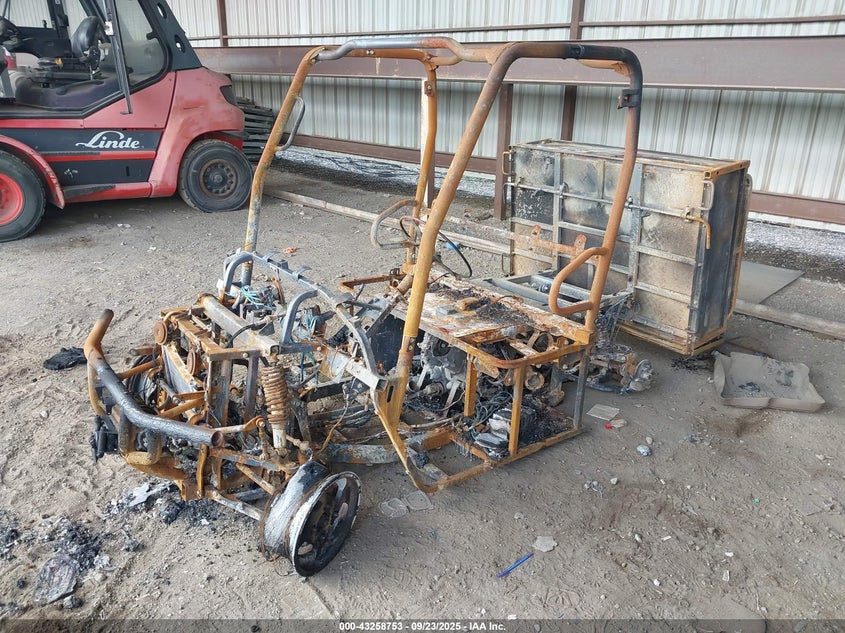 LWGMDSZ16FA000097 2015   photo no. 2