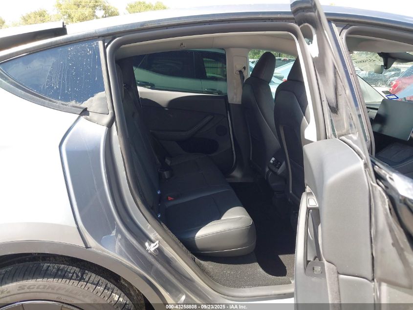 2024 Tesla Model Y Long Range Dual Motor All-Wheel Drive VIN: 7SAYGDEE5RA333769 Lot: 43258808