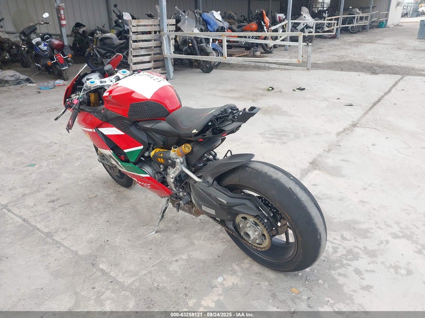 ZDMHAATW4SB015523 2025 DUCATI PANIGALE photo no. 3