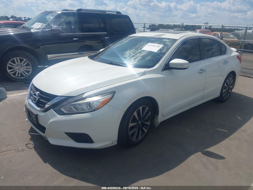 2017 NISSAN ALTIMA auction photo 2