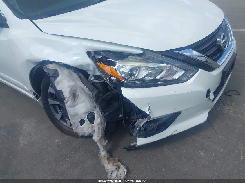2017 NISSAN ALTIMA auction photo 6