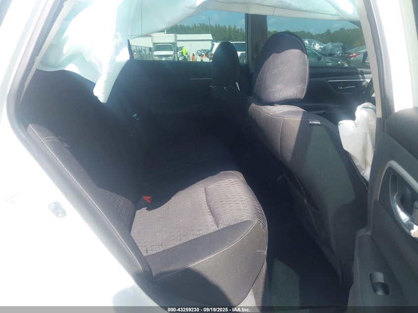 2017 NISSAN ALTIMA auction photo 8