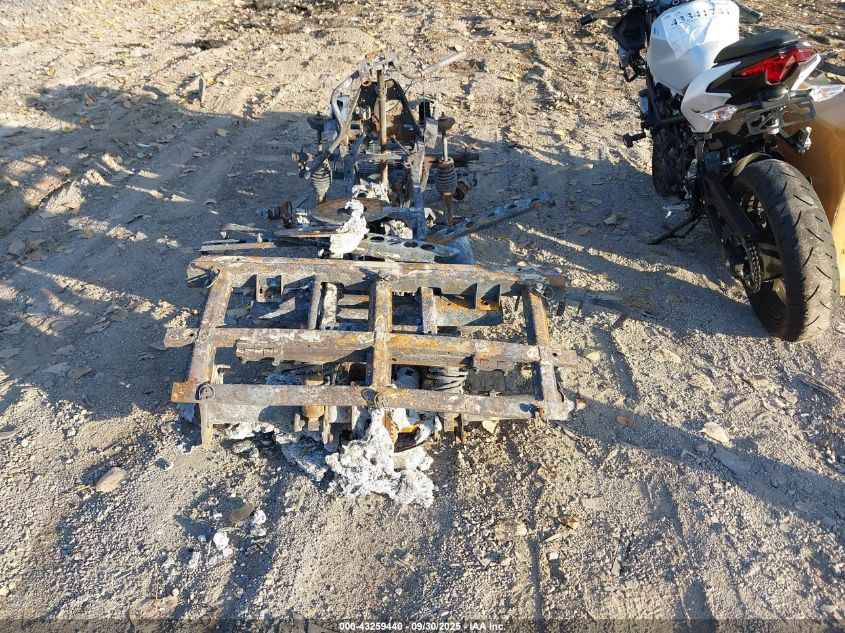 2004 Polaris All Terrain Pickup 330 VIN: 4XAJD32A442185784 Lot: 43259440