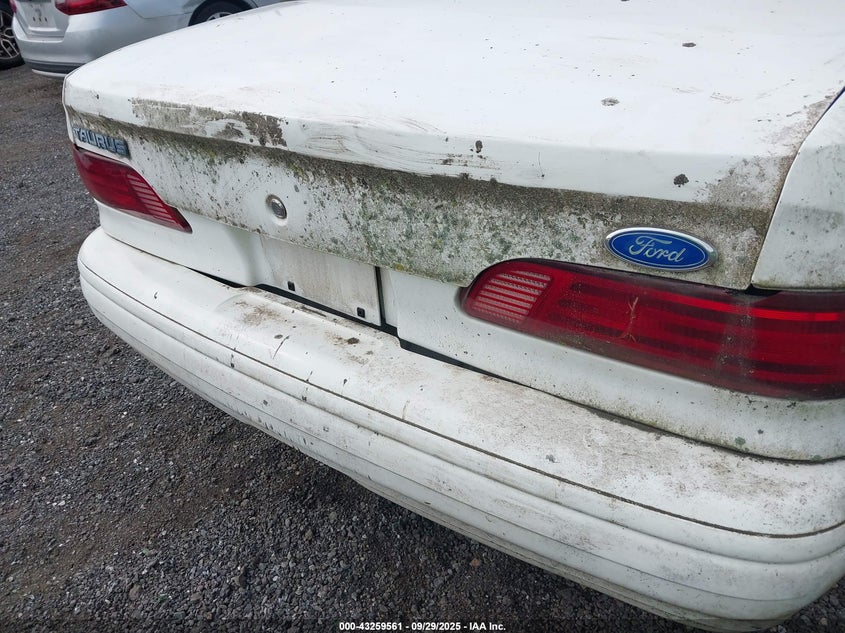 1995 Ford Taurus Gl/Se VIN: 1FALP52U2SA267004 Lot: 43259561