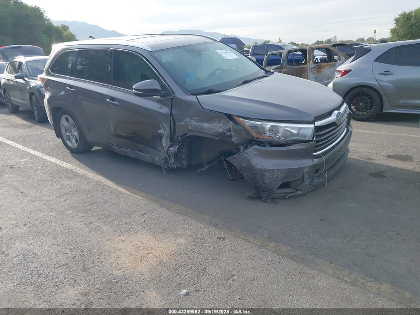 2016 TOYOTA HIGHLANDER LIMITED V6 - 5TDDKRFHXGS321094