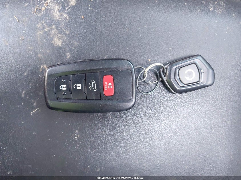 2019 TOYOTA RAV4 XLE PREMIUM - JTMA1RFV3KD006797