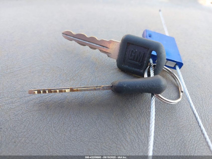 1995 Chevrolet Gmt-400 C2500 VIN: 2GCFC29K4S1221139 Lot: 43259860