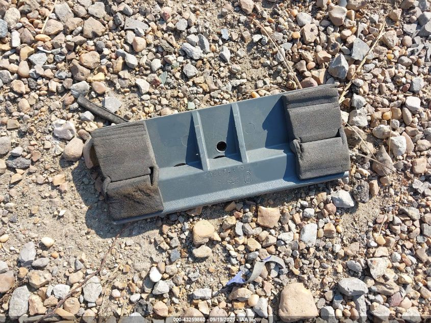 1995 Chevrolet Gmt-400 C2500 VIN: 2GCFC29K4S1221139 Lot: 43259860