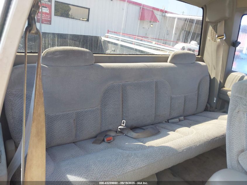 1995 Chevrolet Gmt-400 C2500 VIN: 2GCFC29K4S1221139 Lot: 43259860