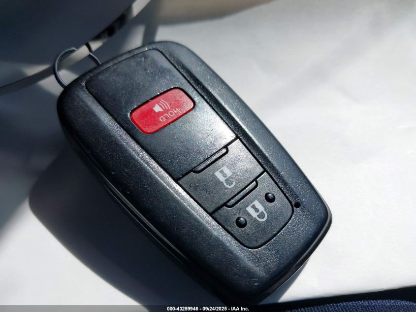 2020 Toyota Prius Xle VIN: JTDKARFU3L3121838 Lot: 43259946