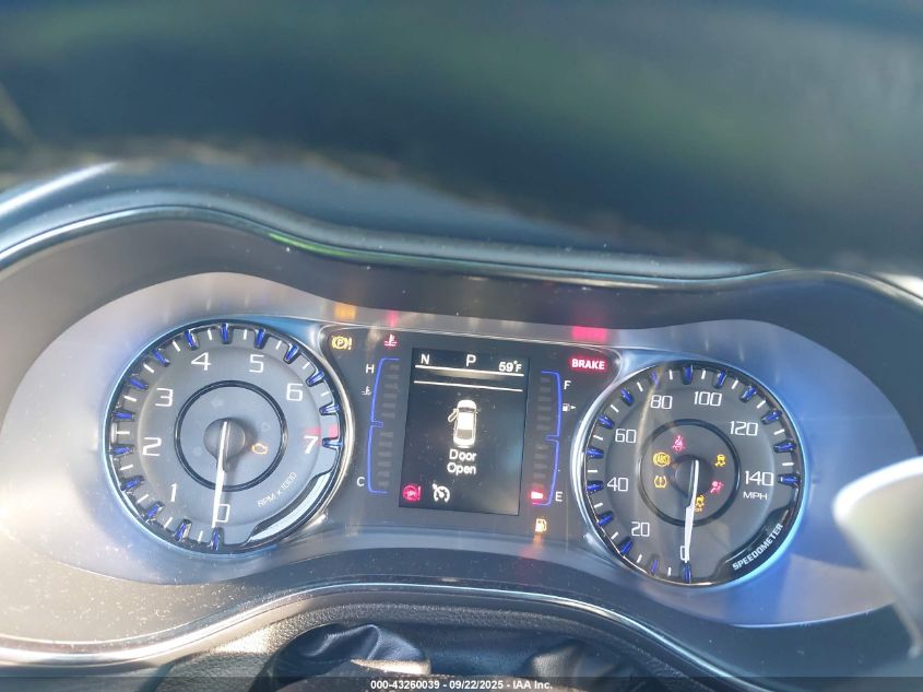 2015 Chrysler 200 S VIN: 1C3CCCDG0FN598037 Lot: 43260039