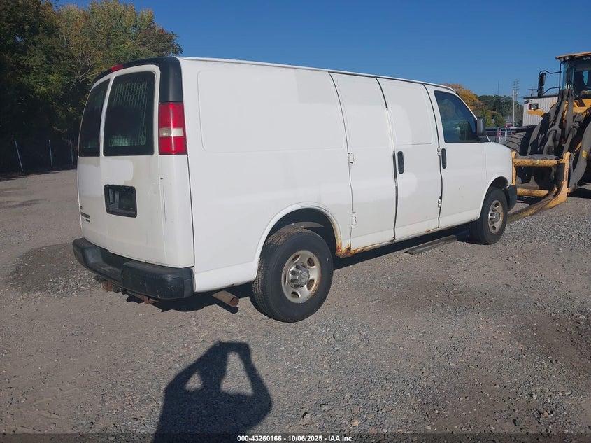 1GCWGFCA2B1127715 2011 CHEVROLET EXPRESS photo no. 4