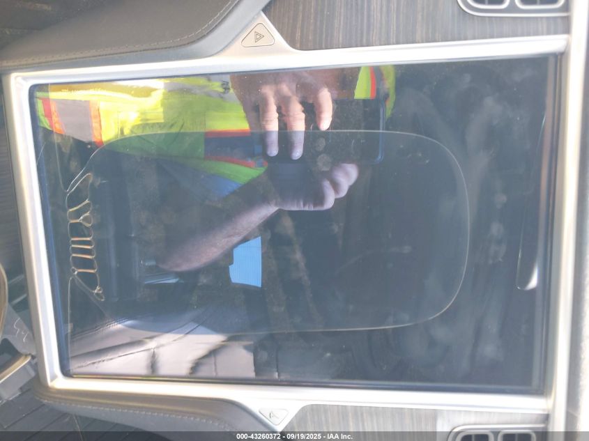 2015 Tesla Model S 70D/85D/P85D VIN: 5YJSA1E24FF115586 Lot: 43260372