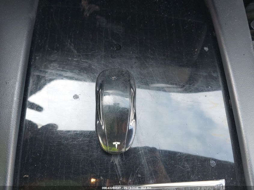 2018 Tesla Model S 100D/75D/P100D VIN: 5YJSA1E20JF280706 Lot: 43260587