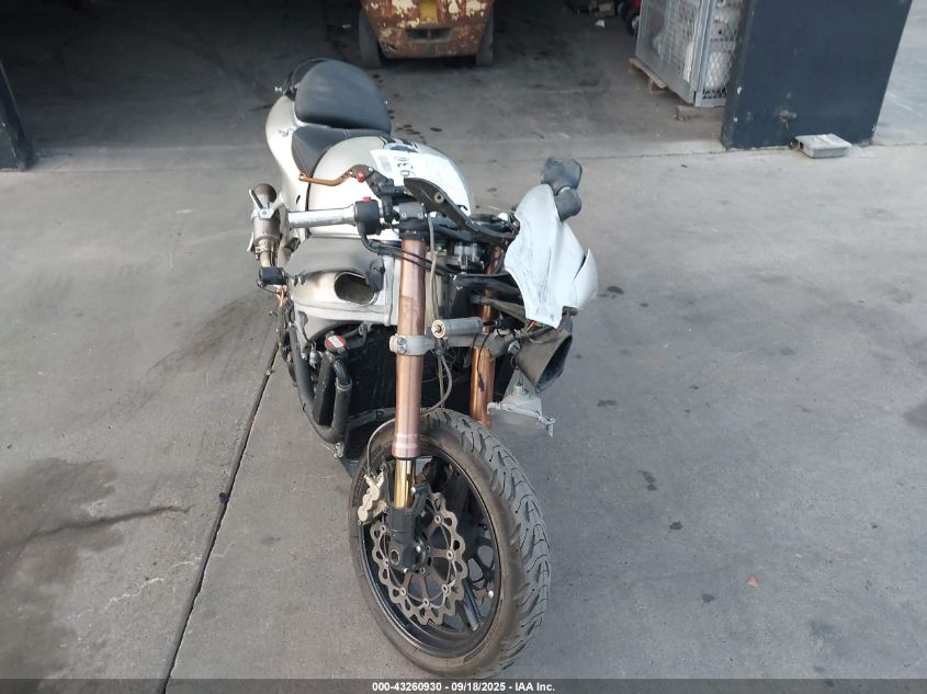 2006 Suzuki Gsx1300 R VIN: JS1GW71AX62112986 Lot: 43260930