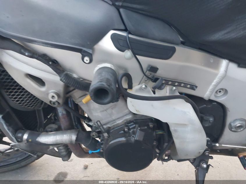 2006 Suzuki Gsx1300 R VIN: JS1GW71AX62112986 Lot: 43260930