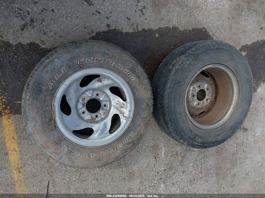 2000 Ford F-150 Work Series/Xl/Xlt VIN: 1FTZF1724YNC33123 Lot: 43260988