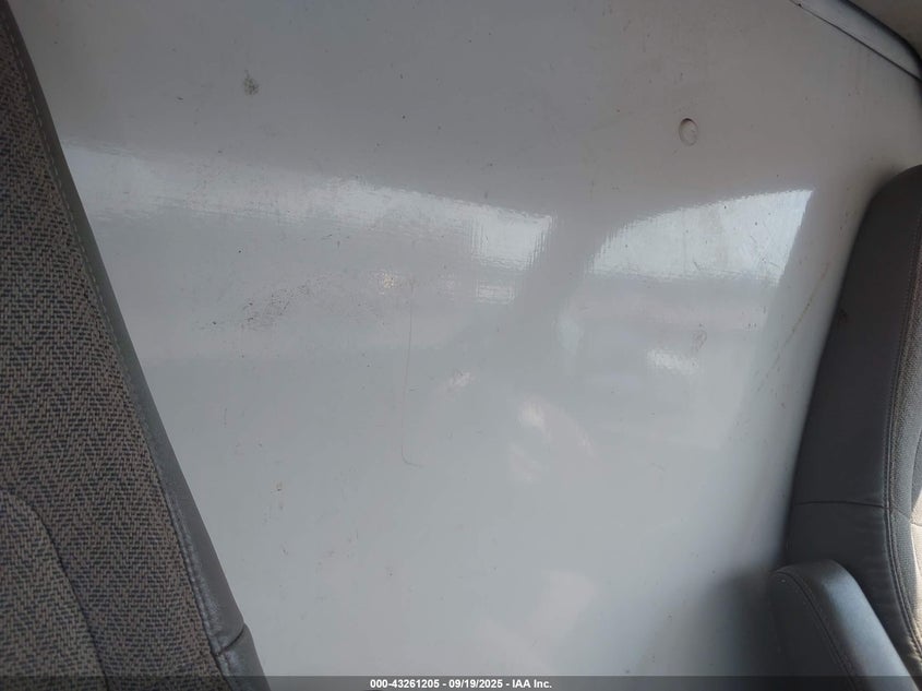 2016 Chevrolet Express Cutaway 3500 VIN: 1GB0GRFF1G1131300 Lot: 43261205