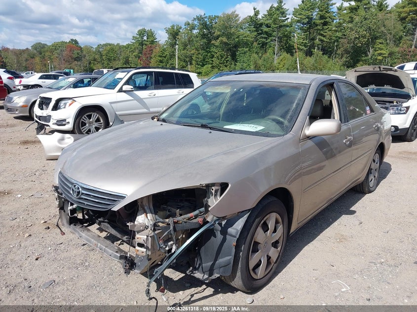 2005 Toyota Camry Le gold sedan gasoline 4T1BE32K85U521358 photo #3