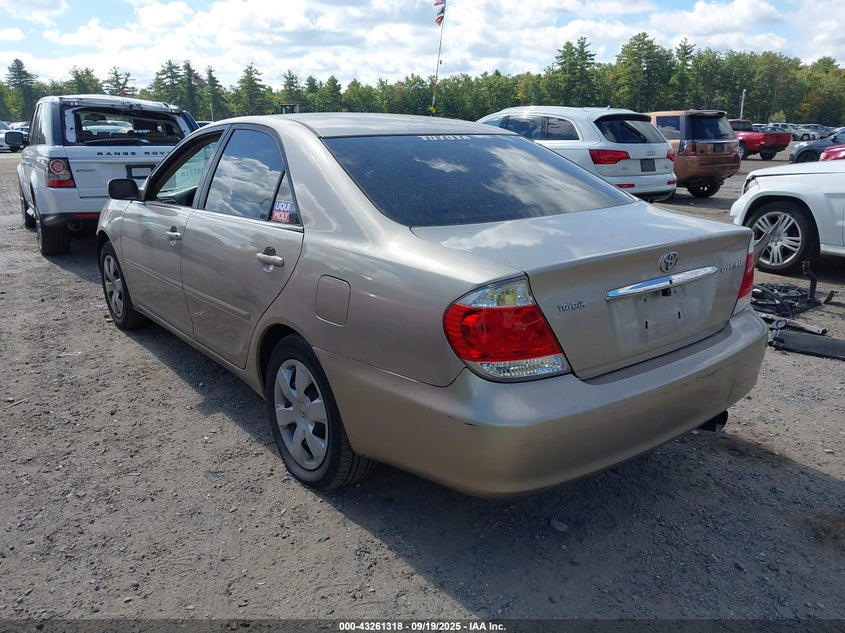 2005 Toyota Camry Le gold sedan gasoline 4T1BE32K85U521358 photo #4