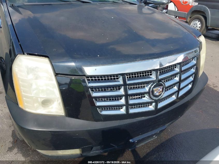 2007 Cadillac Escalade Standard VIN: 1GYFK638X7R417280 Lot: 43261372