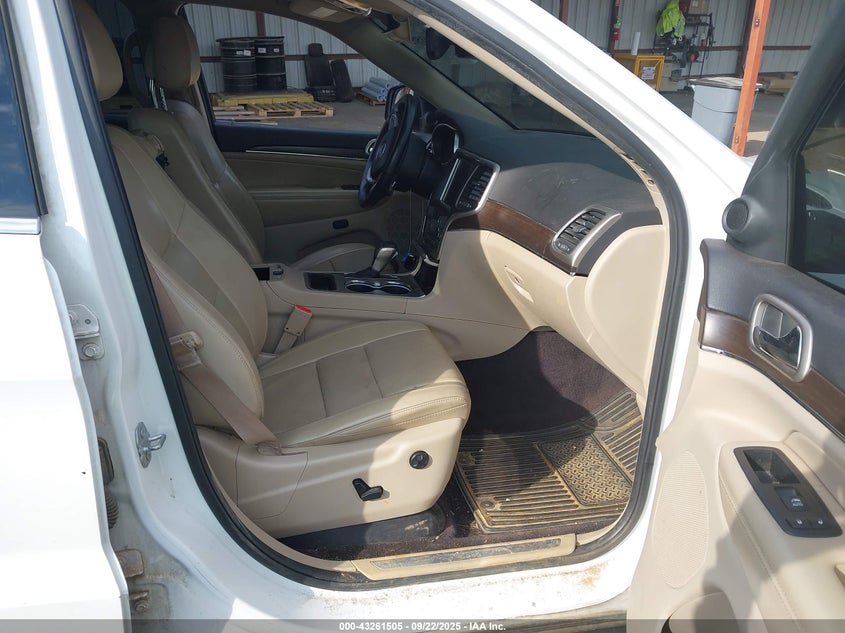 VIN 1C4RJEBG7HC641975 2017 JEEP GRAND CHEROKEE LIMITED 4X2