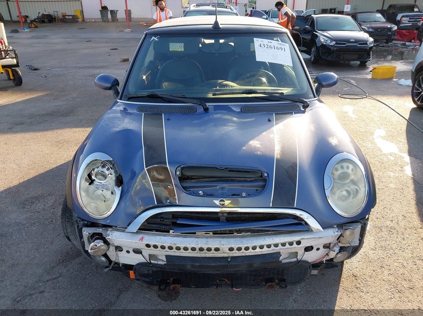 2005 Mini Cooper S VIN: WMWRH33475TF82636 Lot: 43261691