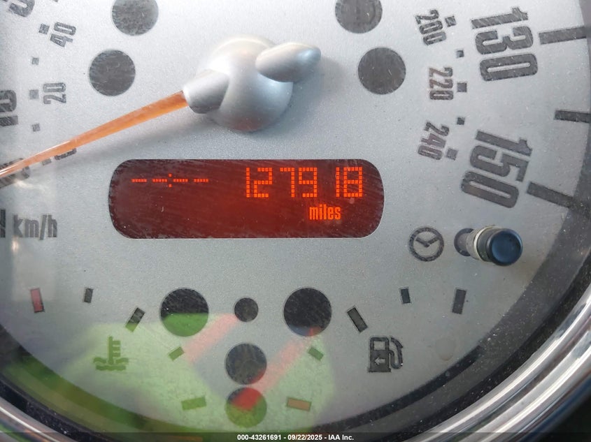 2005 Mini Cooper S VIN: WMWRH33475TF82636 Lot: 43261691