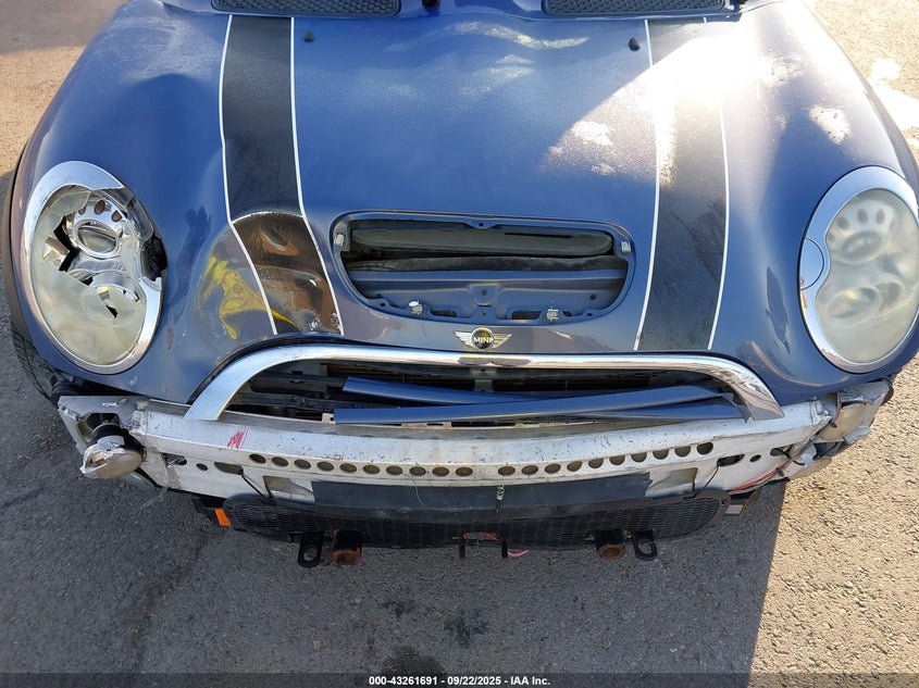 2005 Mini Cooper S VIN: WMWRH33475TF82636 Lot: 43261691