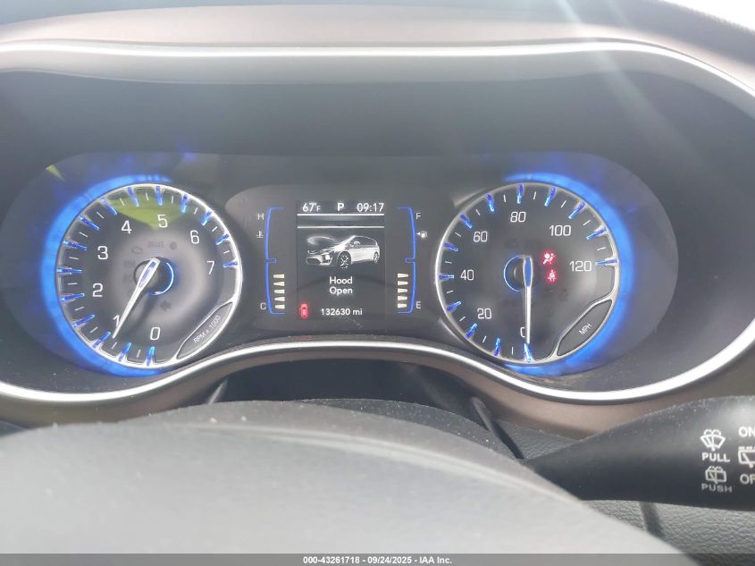 2018 Chrysler Pacifica Touring L VIN: 2C4RC1BG2JR154053 Lot: 43261718