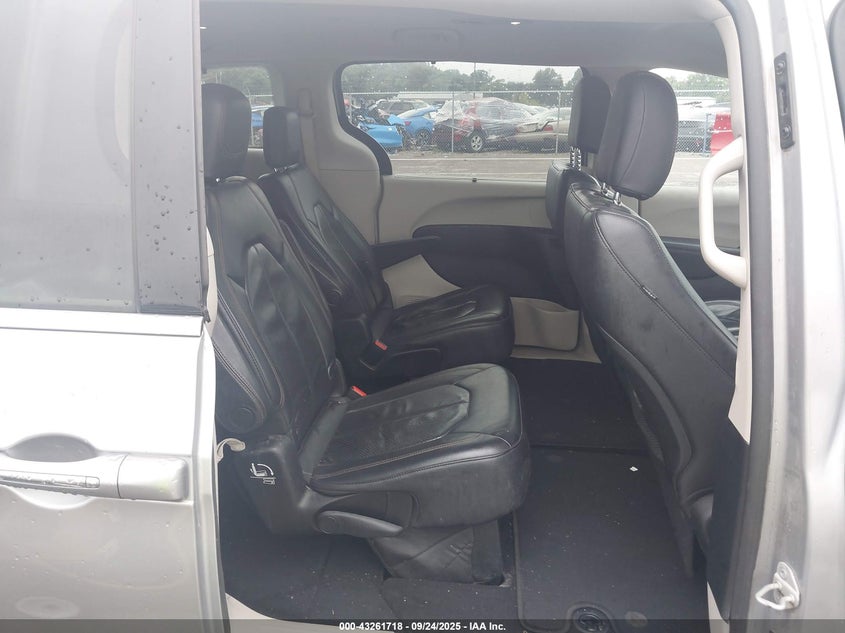 2018 Chrysler Pacifica Touring L VIN: 2C4RC1BG2JR154053 Lot: 43261718