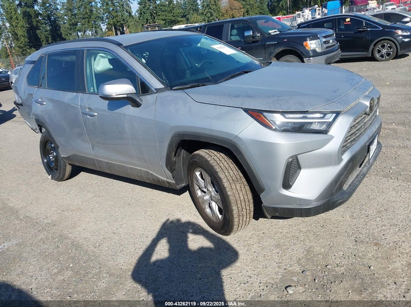 TOYOTA RAV4 XLE