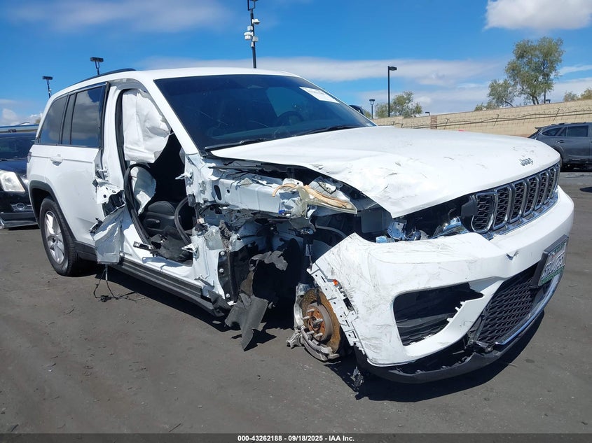 2024 JEEP GRAND CHEROKEE LAREDO X 4X4 - 1C4RJHAG5RC247363