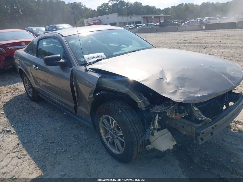 2005 Ford Mustang V6 Deluxe/V6 Premium 1ZVFT80N155201814 photo #1
