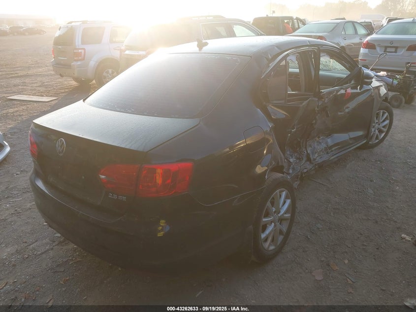 3VWDP7AJ6CM309001 2012 VOLKSWAGEN JETTA photo no. 4