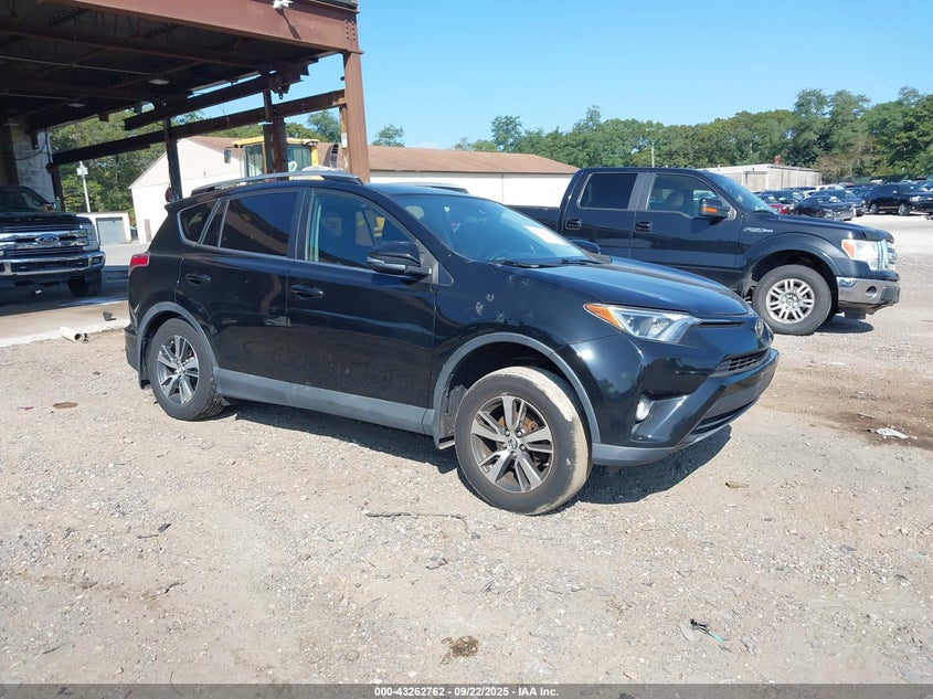 2018 TOYOTA RAV4 XLE - 2T3RFREV6JW856883