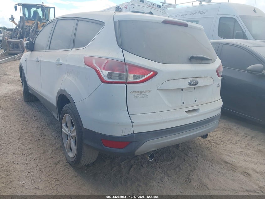 Vin: 1fmcu9gx2dua61756, lot: 43757552, ford escape se 20133
