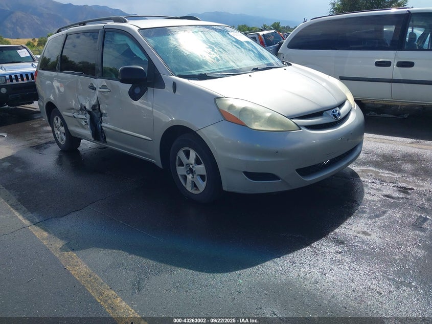 2006 Toyota Sienna Le silver van gasoline 5TDZA23C26S488296 photo #1