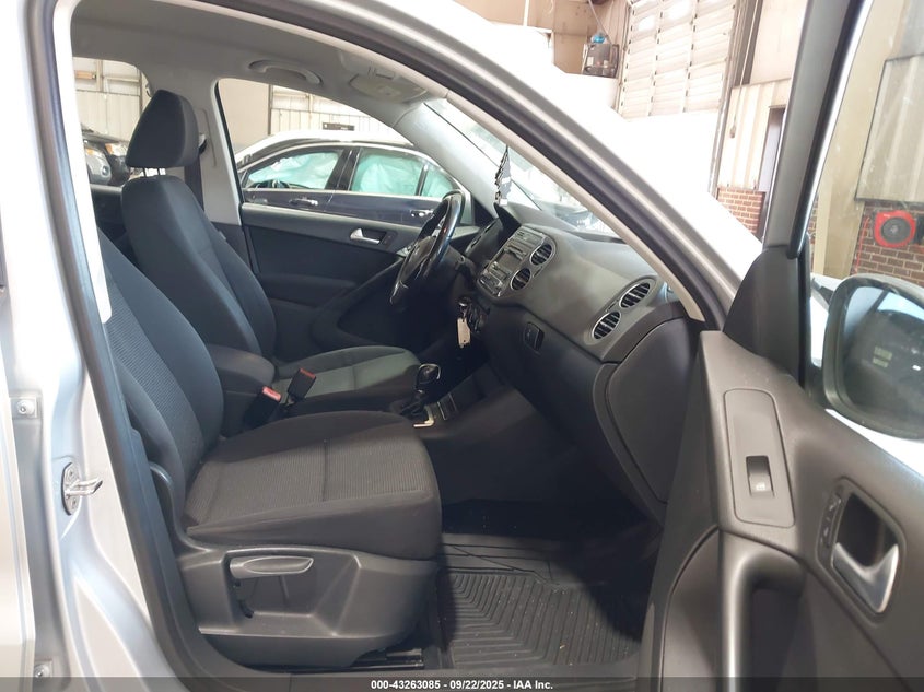 2013 VOLKSWAGEN TIGUAN S - WVGAV3AX8DW625733