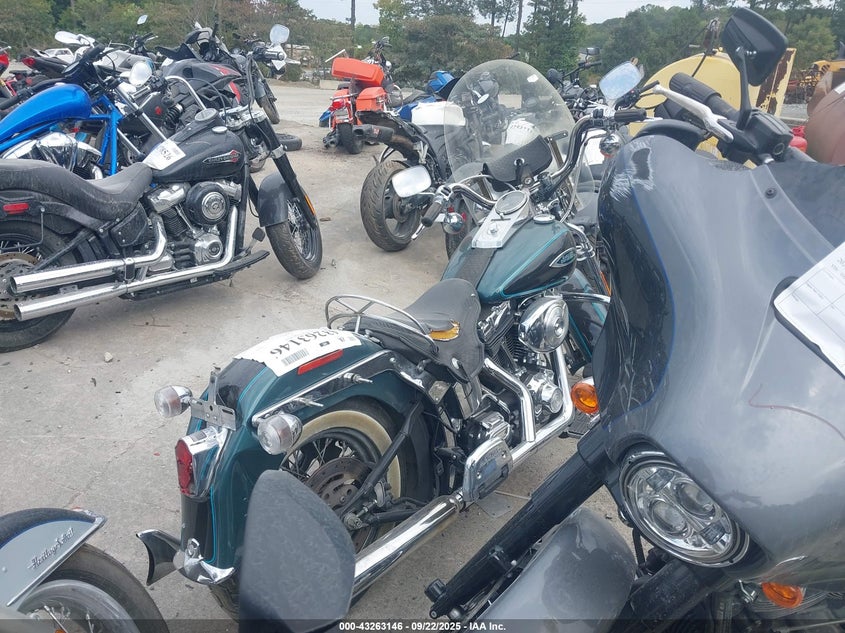 1HD1BYB141Y071450 2001 HARLEY-DAVIDSON SOFTAIL photo no. 4