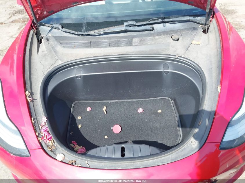 2019 Tesla Model 3 Long Range/Performance VIN: 5YJ3E1EB8KF393510 Lot: 43263263