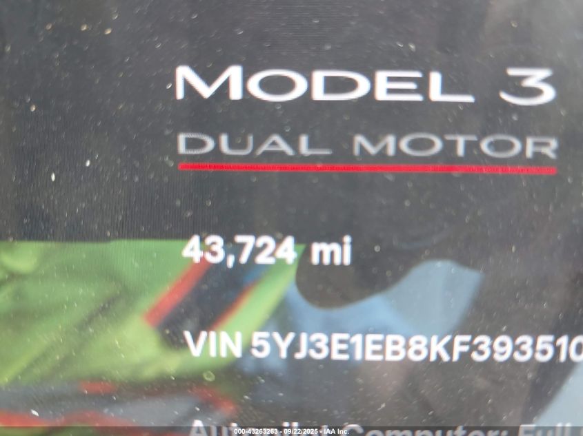 2019 Tesla Model 3 Long Range/Performance VIN: 5YJ3E1EB8KF393510 Lot: 43263263