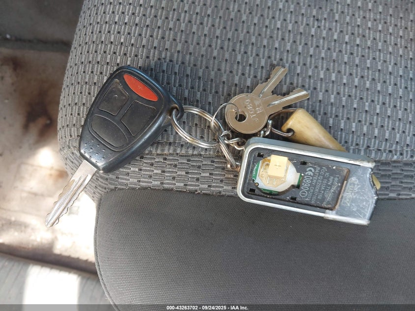 2007 Jeep Commander Sport VIN: 1J8HG48P47C621413 Lot: 43263702