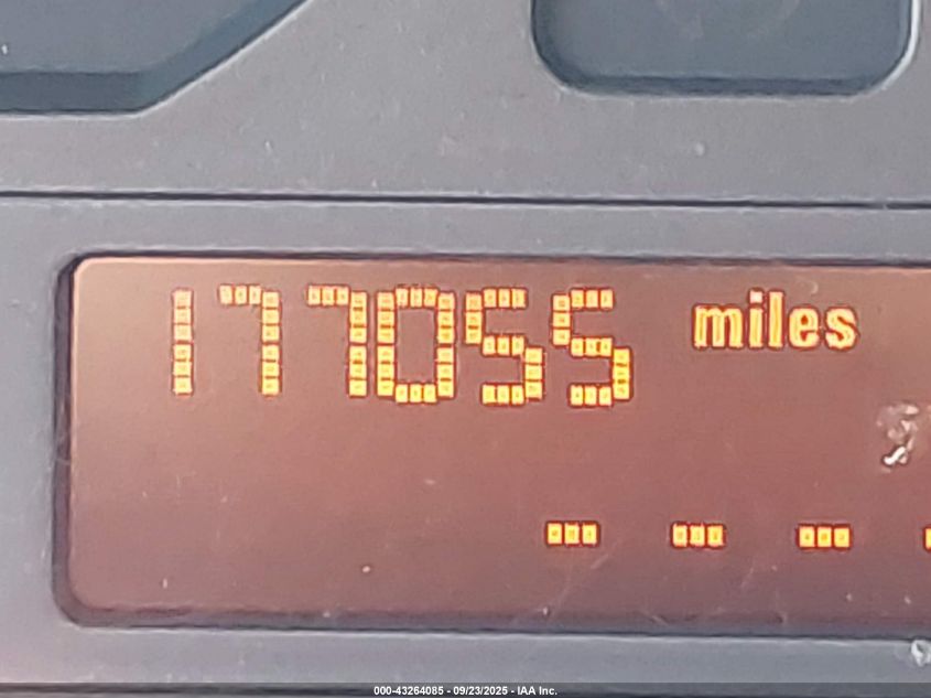 2000 BMW 323I VIN: WBAAM3339YFP65696 Lot: 43264085