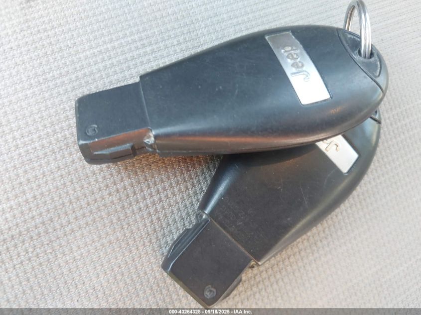 2011 Jeep Grand Cherokee Laredo VIN: 1J4RS4GG3BC569190 Lot: 43264325