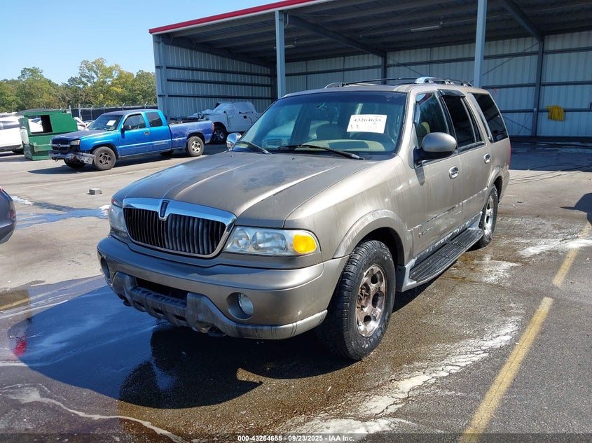 2002 Lincoln Navigator gold suv gasoline 5LMFU28R12LJ17061 photo #3