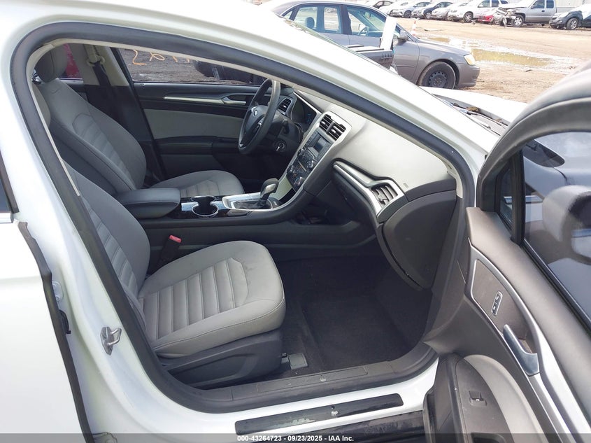 2014 FORD FUSION S 1FA6P0G75E5358025