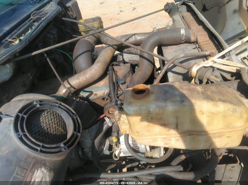 2000 International 4000 4700 VIN: 1HTSLAAM4YH699639 Lot: 43264770