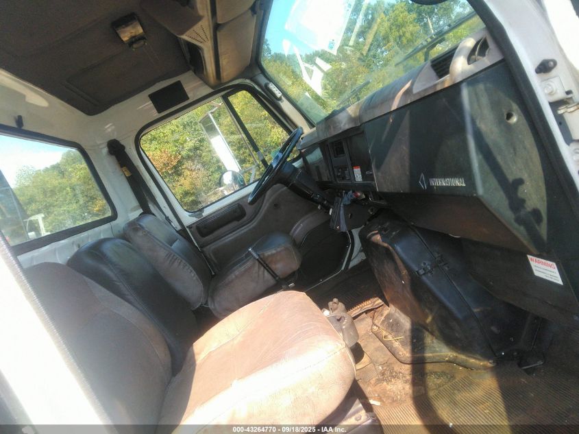 2000 International 4000 4700 VIN: 1HTSLAAM4YH699639 Lot: 43264770