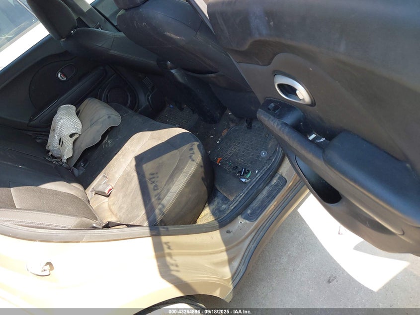 2014 KIA SOUL KNDJN2A24E7095310